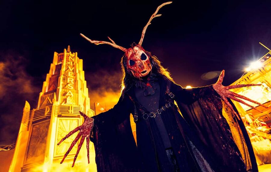 Universal Studios Hollywood: Halloween Horror Nights - Enter a movie studio after dark