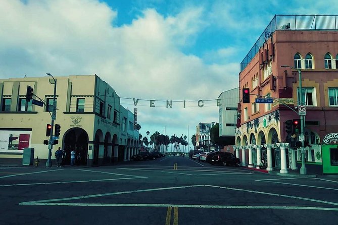 Venice Vibrations Public Bike Tour Experience - Starting beside Muscle Beach